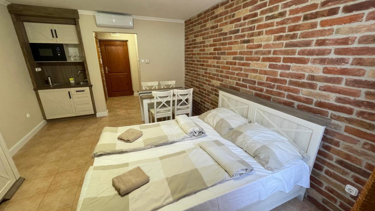 Dalma Apartment Дьюла Экстерьер фото