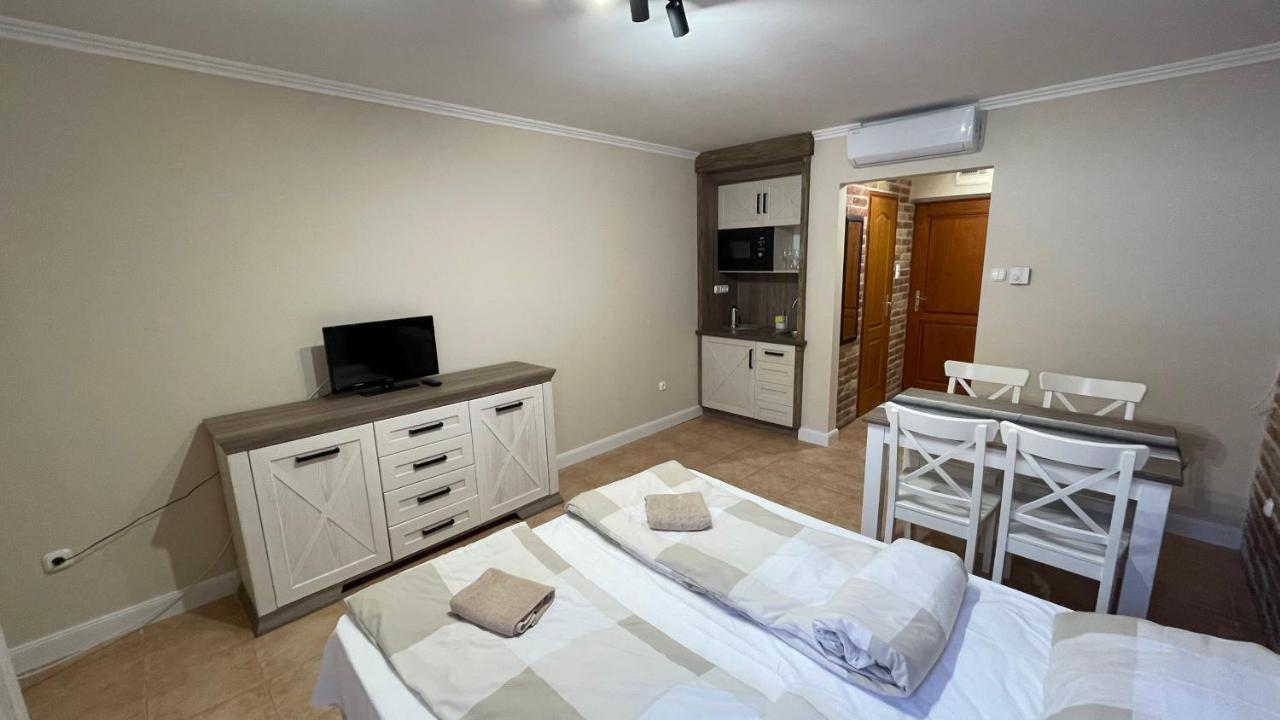 Dalma Apartment Дьюла Экстерьер фото