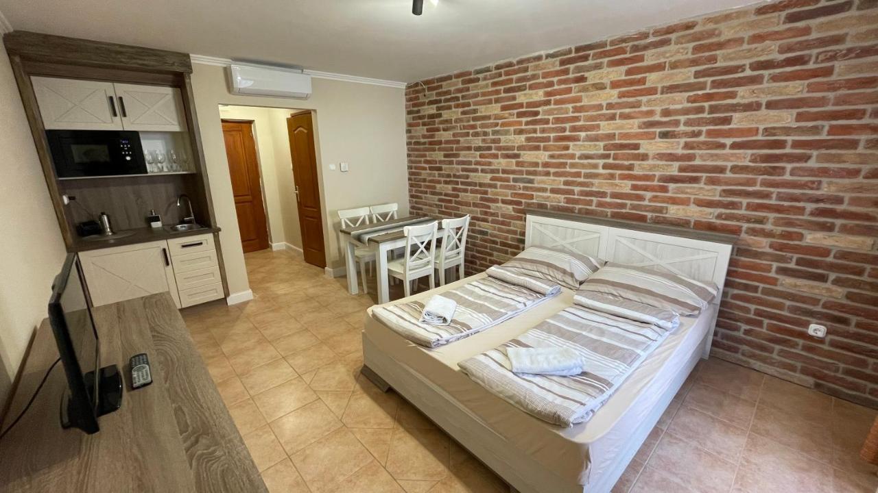 Dalma Apartment Дьюла Экстерьер фото