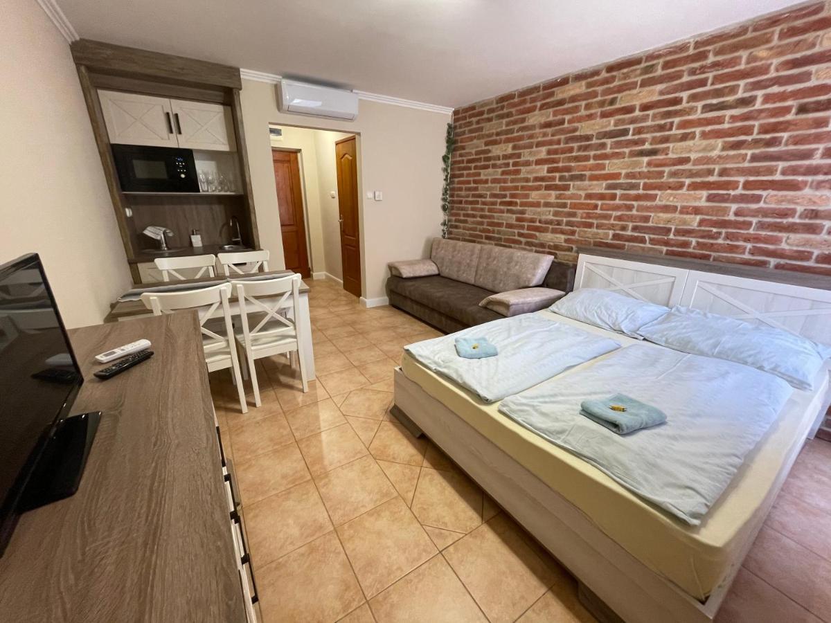 Dalma Apartment Дьюла Экстерьер фото