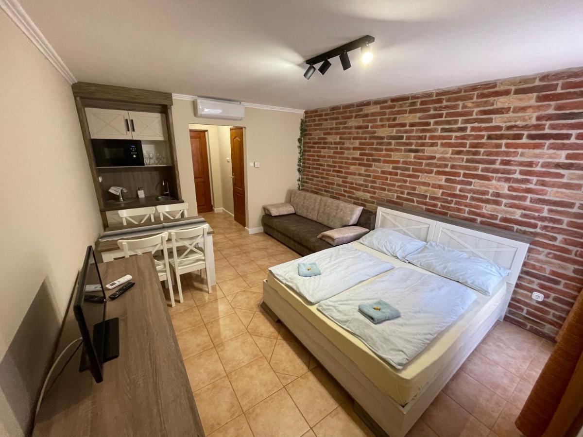 Dalma Apartment Дьюла Экстерьер фото